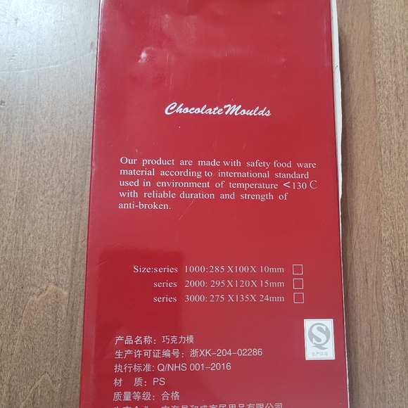 New in box chocolate moulds small rounds candy making - Picture 3 of 3